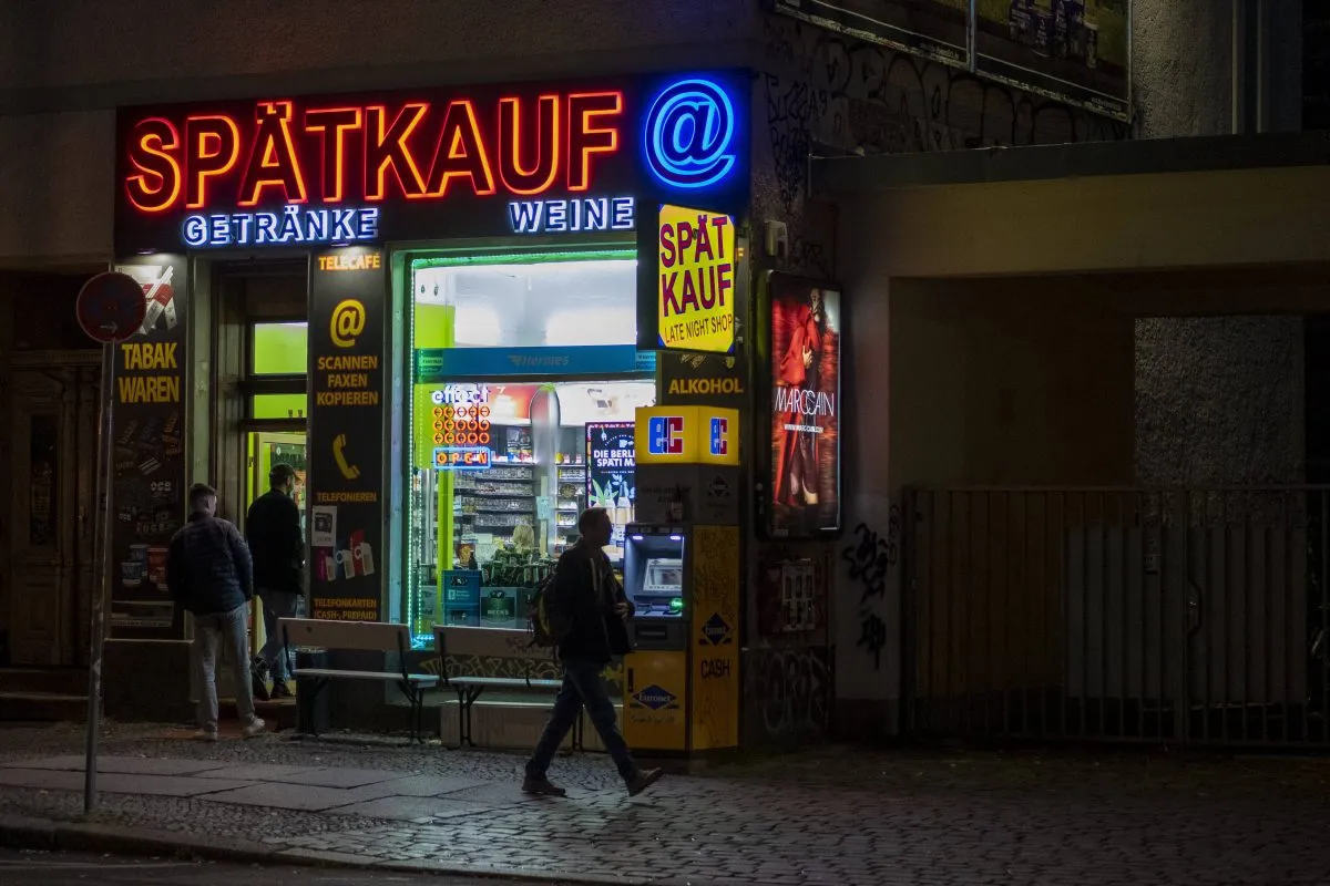 Berlin’s War on ‘Cash Only’: Why Your Favorite Späti Might Soon Face a €10,000 Fine