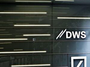 DWS Just Undercut Vanguard by 37%: Why Germany’s Cheapest FTSE All World ETF Might Still Be a Bad Deal