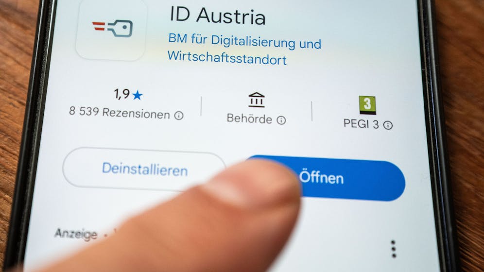 Achtung warning signs regarding the renewal of ID-Austria certificates