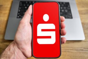 The Sparkasse Strikes Back: Can S-Neo Really Beat Trade Republic?