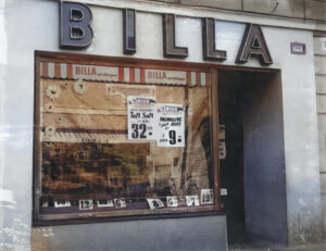 The €1,983 Trap: Why Part-Time Retail Work in Austria Is a Safety Net, Not a Ladder