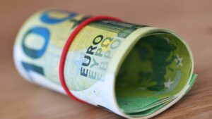 How Much Cash Should Really Sit in Your Girokonto? The Answer Will Surprise You