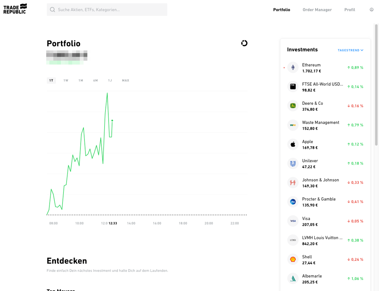 Screenshot of the Trade Republic mobile app dashboard showing portfolio overview, savings plans, and recent trades with a modern dark theme