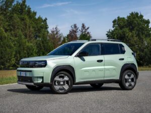 Is Leasing an E-Car Smarter Than Keeping Your Old Gas Car? A Brutally Honest Cost Breakdown