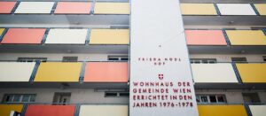 366K in Savings, Zero Property: Am I Making a Financial Mistake in Austria?