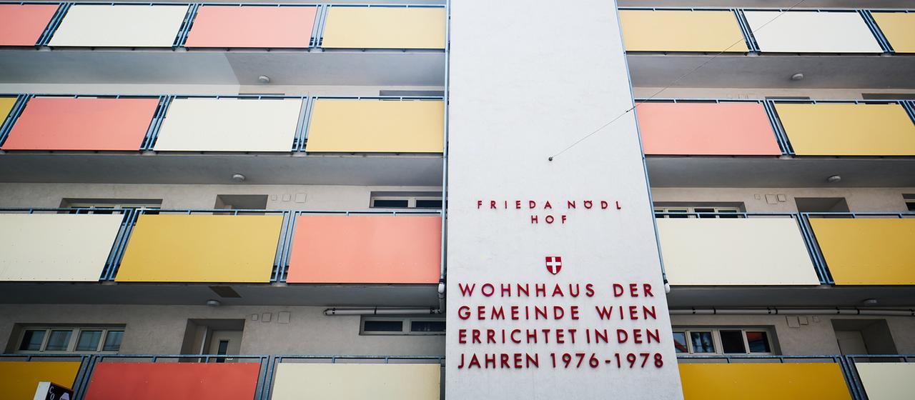 366K in Savings, Zero Property: Am I Making a Financial Mistake in Austria?
