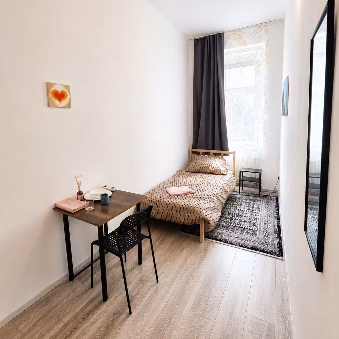 Gone in 60 Seconds: Inside the AI Arms Race for Austrian Apartments